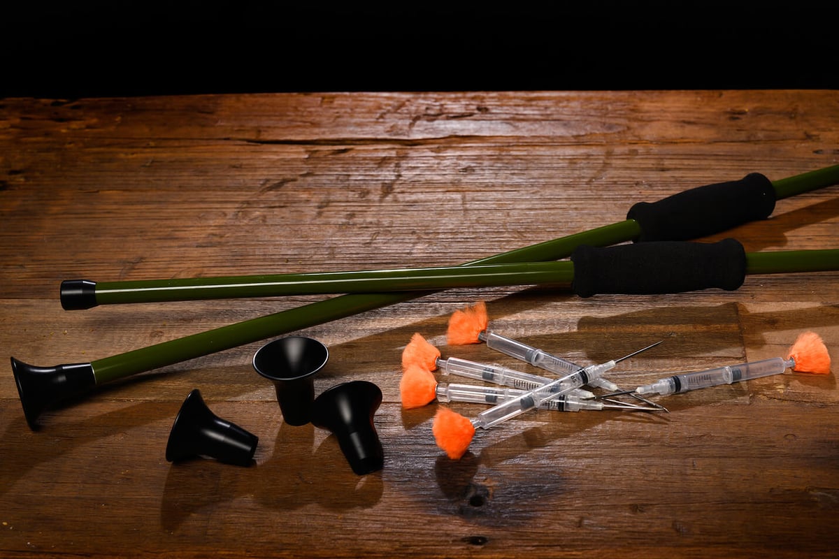 Projectors, darts, needles, blowpipe systems DANiNJECT products